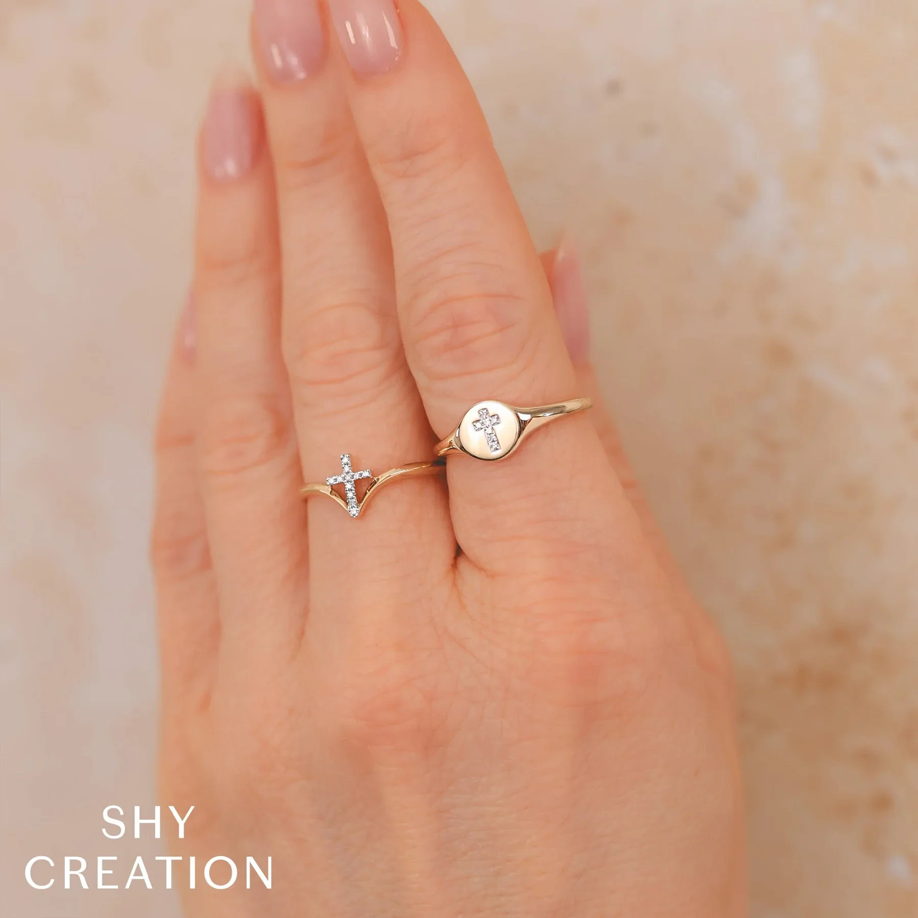 0.02ctw Diamond Cross Signet Ring - Image 2