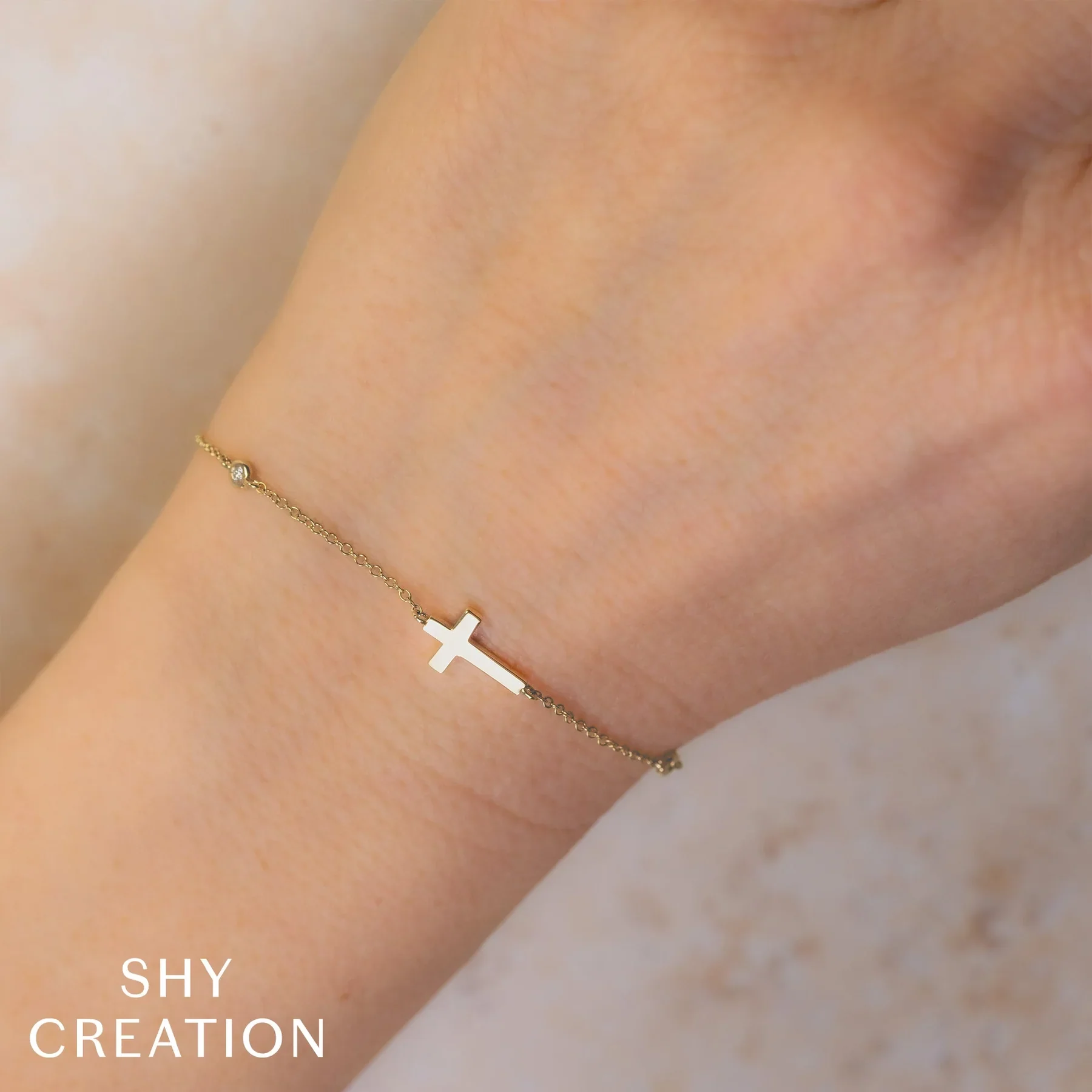 0.03ctw Diamond Bezel Cross Bracelet - Image 2