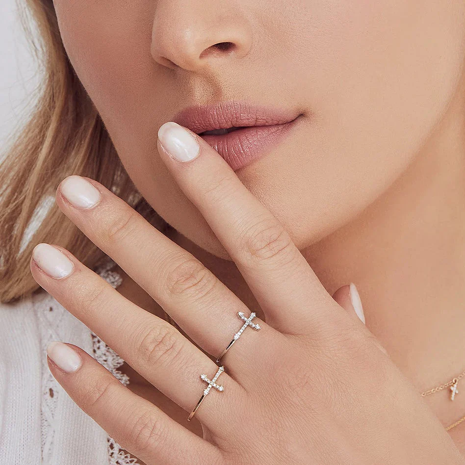 0.09ctw Diamond Cross Ring - Image 2