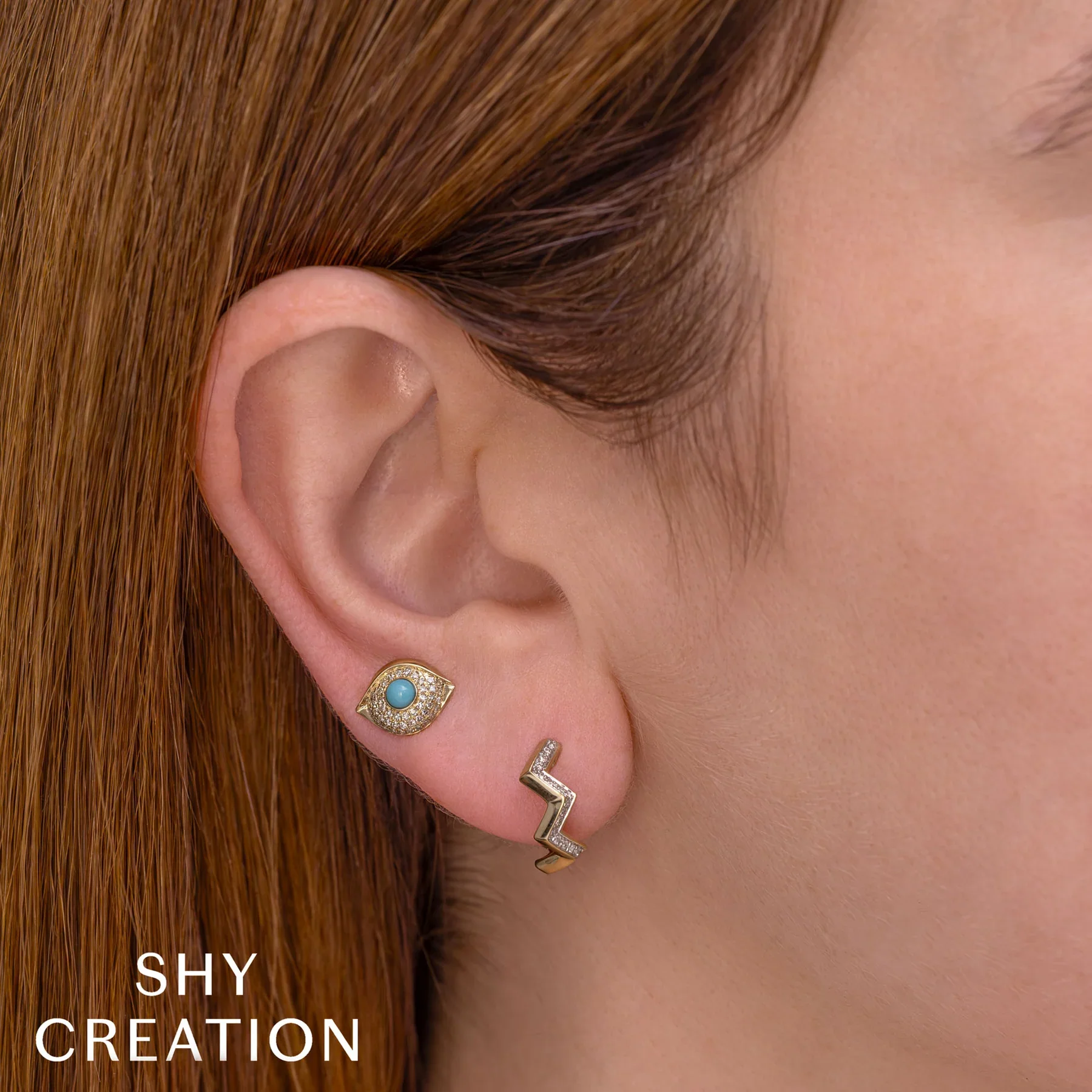 0.10ctw Diamond Zig-Zag Huggie Earring - Image 2