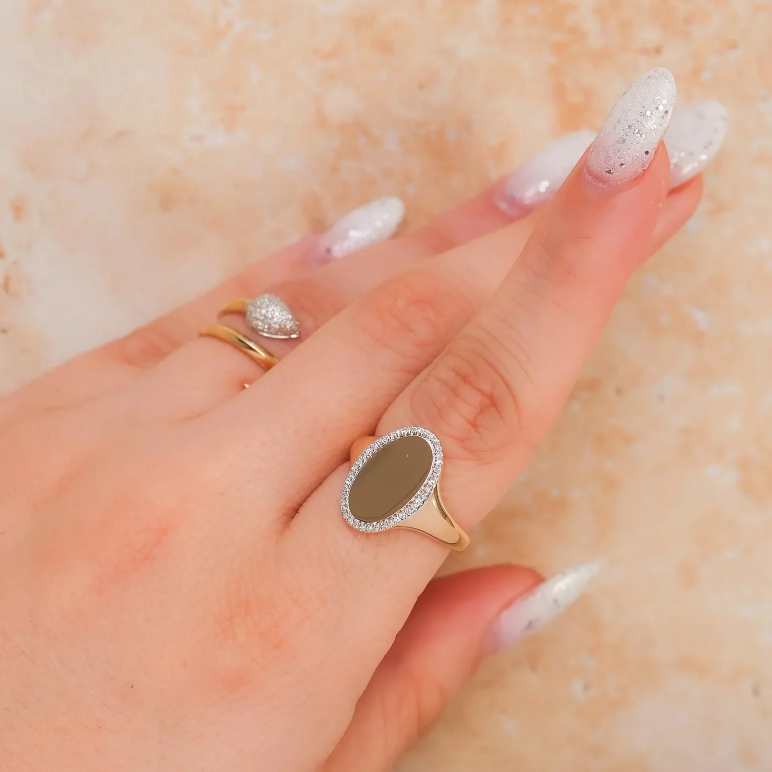 0.11ctw Diamond Oval Ring - Image 2