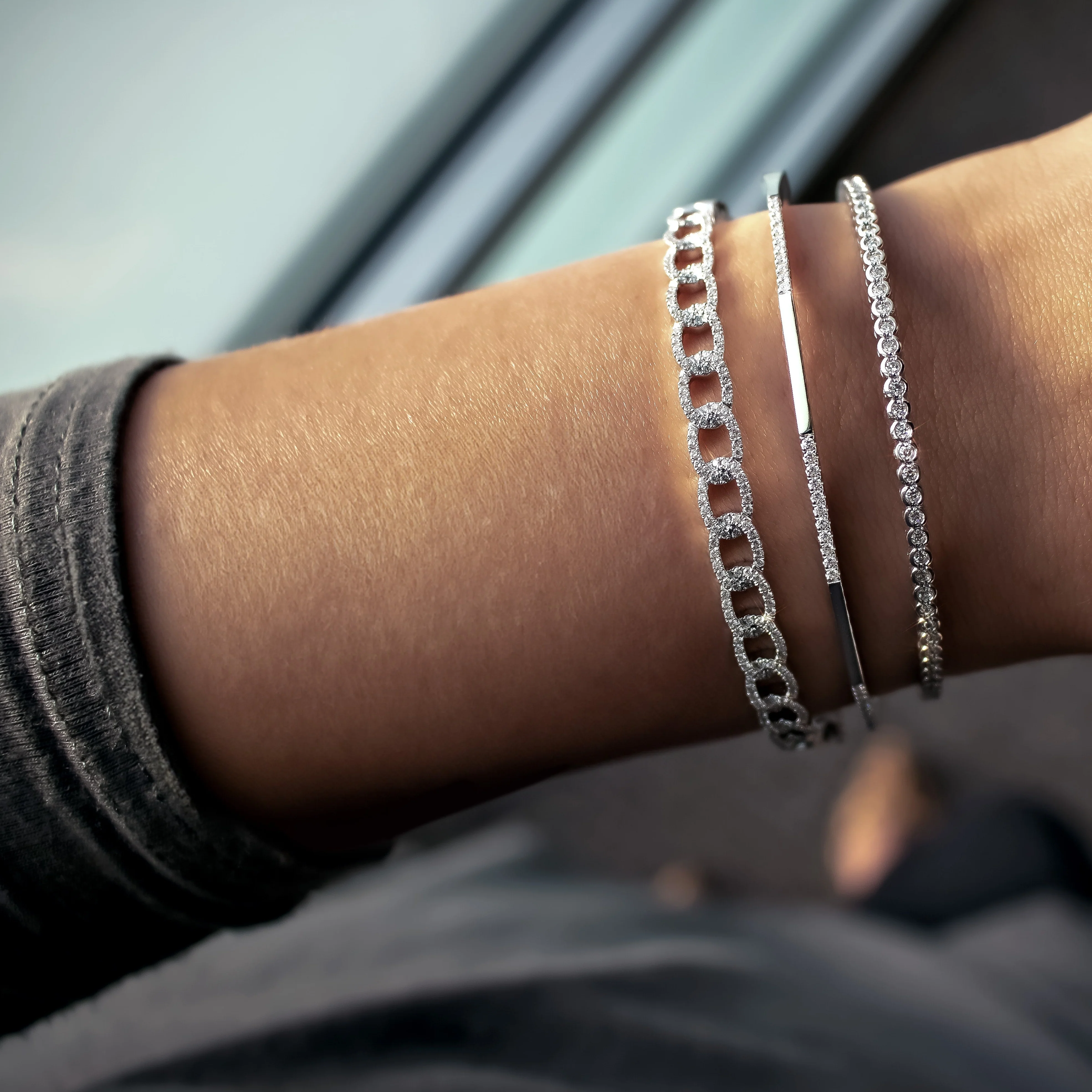 0.23ctw Diamond Bangle Bracelet - Image 2