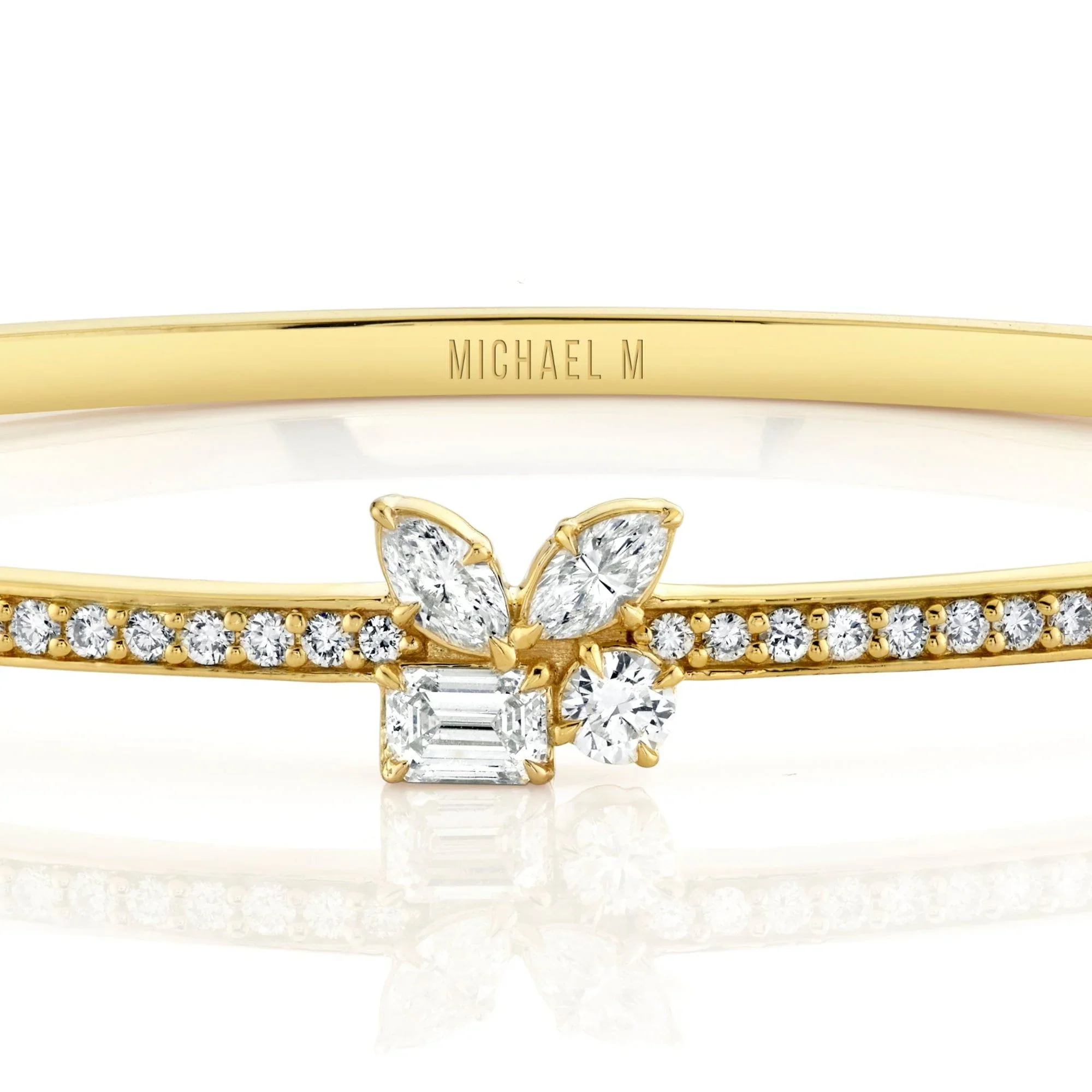 1.28ctw Montage Single Cluster Bangle - Image 2