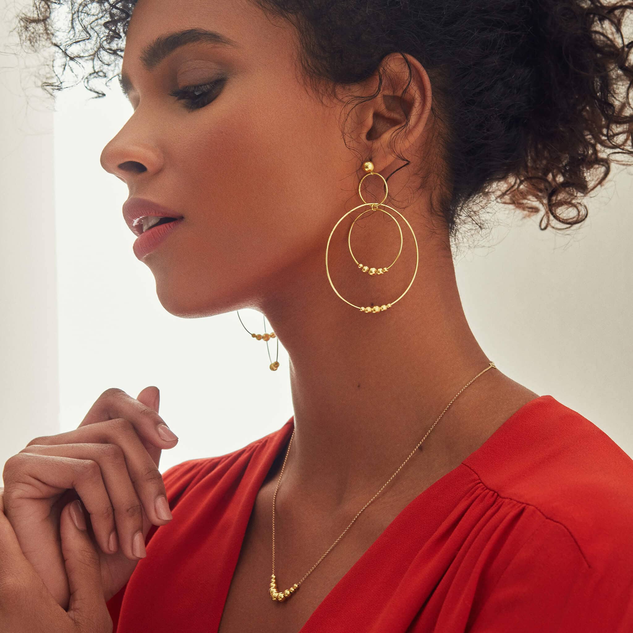18K Gold Graduated Bead Necklace - Image 2