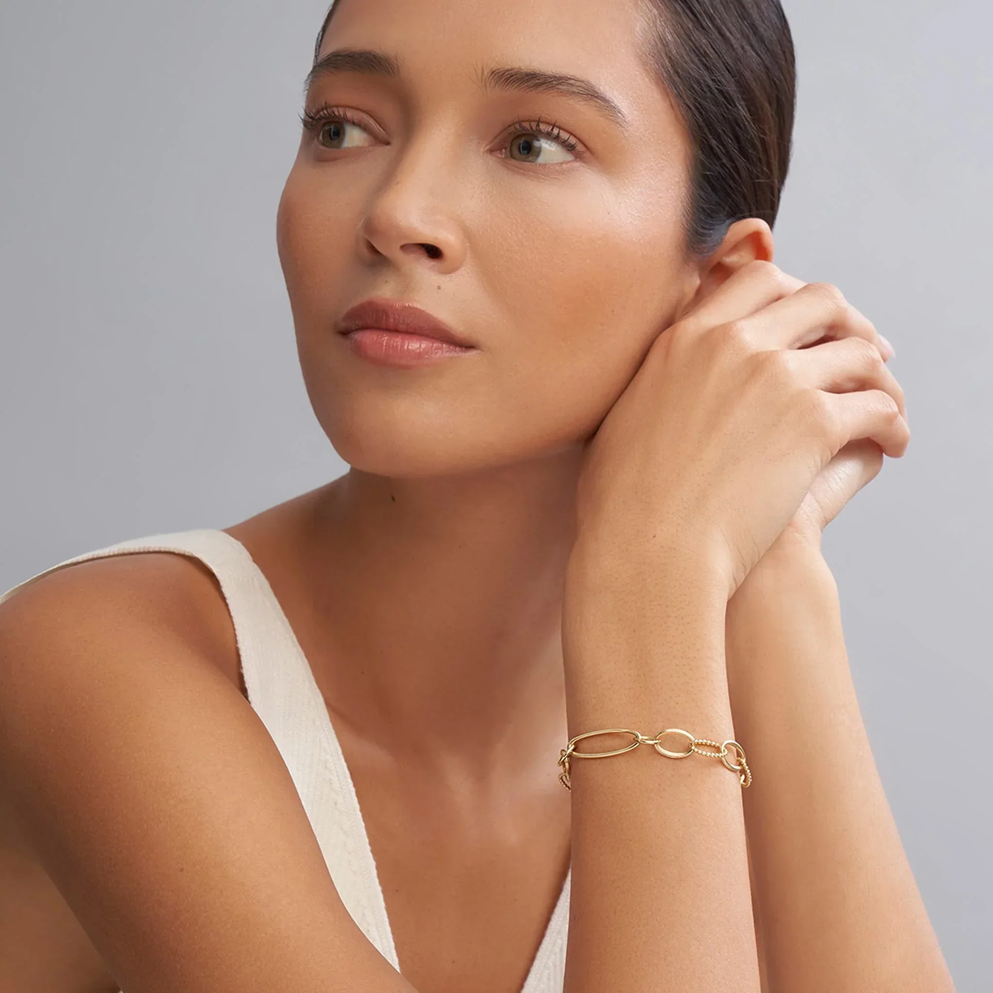 18K Gold Oval Link Bracelet - Image 2