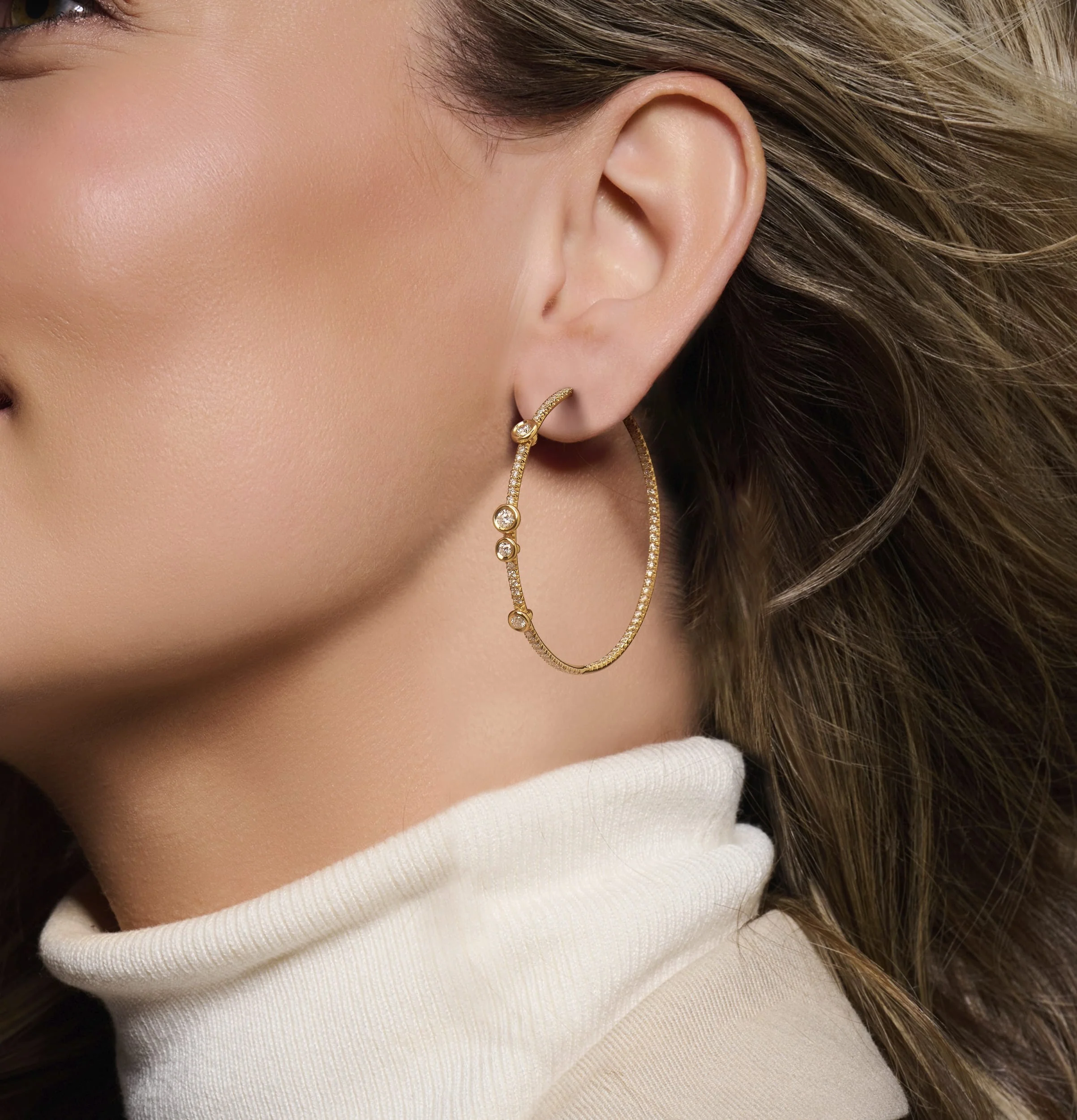3.09ctw, 18K Yellow Gold Diamond Hoop Earrings - Image 2