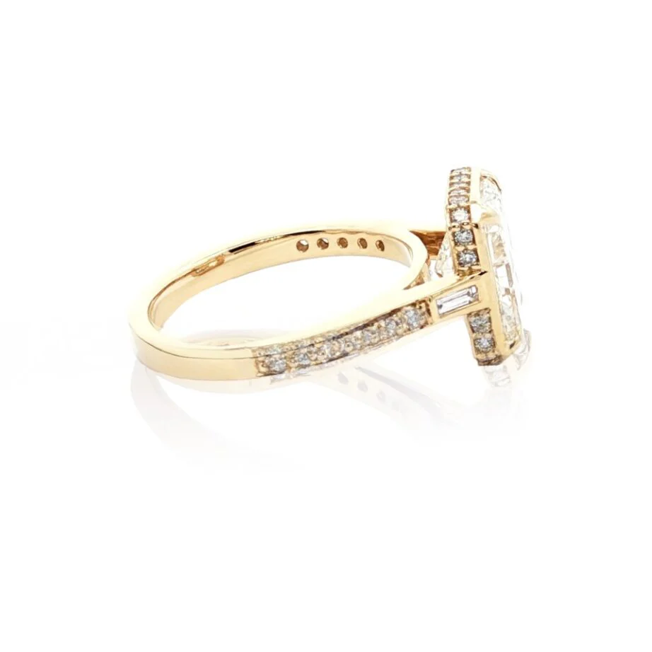 3.42ctw Radiant Cut Diamond Engagement Ring - Image 2