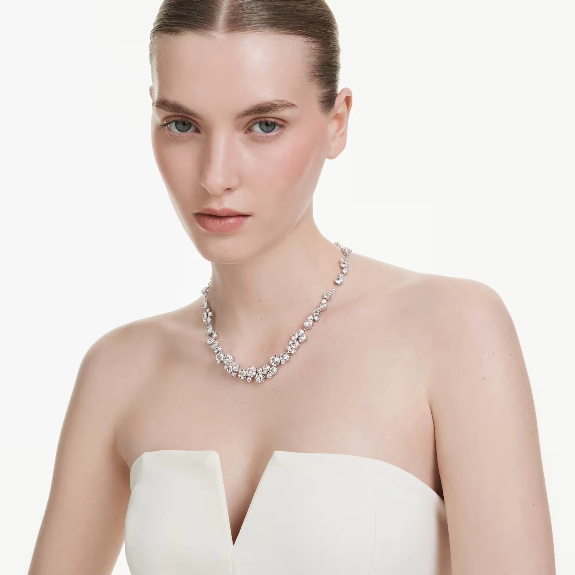 Constella Round Cut Necklace - Image 3