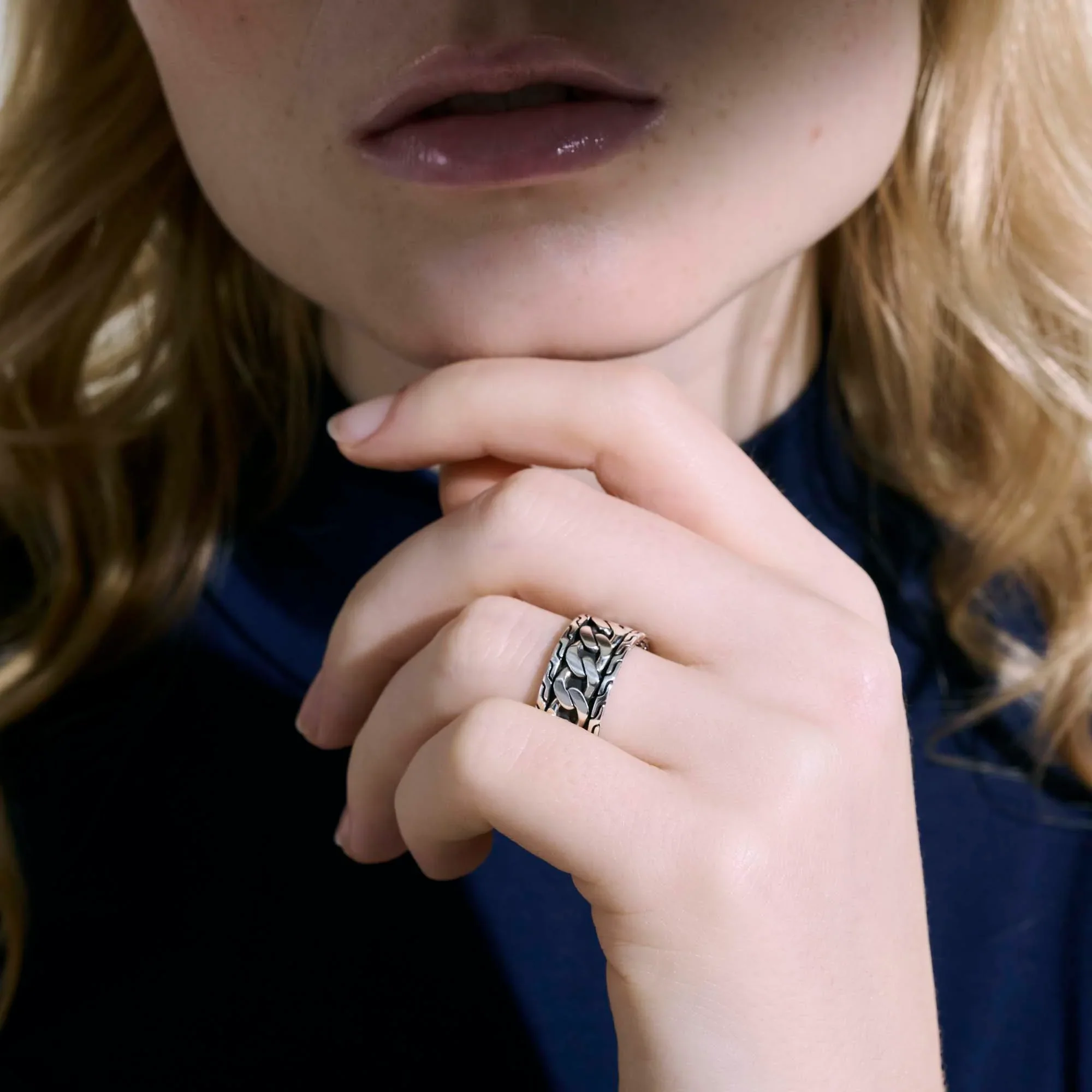 Curb Chain Band Ring - Image 4