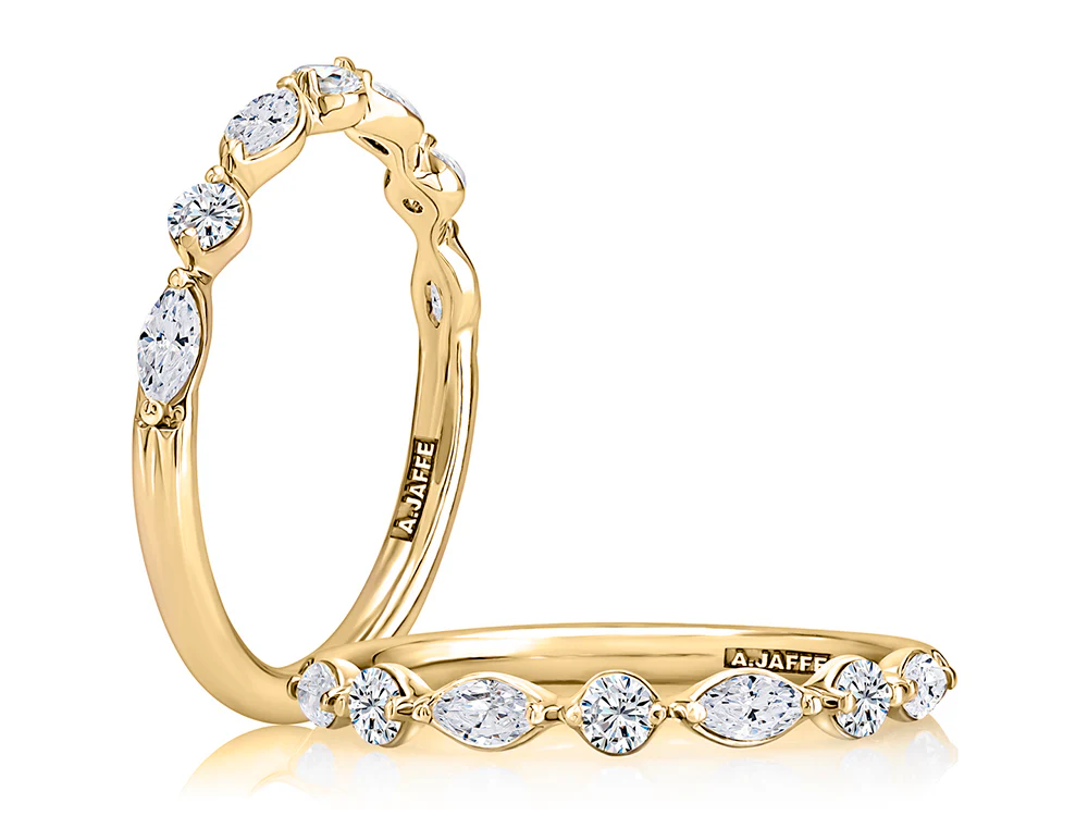 0.43ctw Delicate Halfway Alternating Round and Marquise Diamond Wedding Band - Image 3