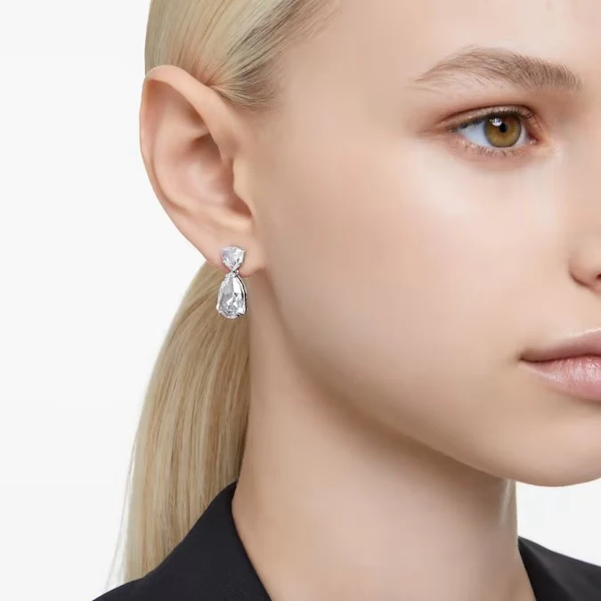Mesmera Drop Earrings - Image 3