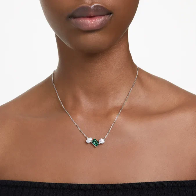 Mesmera Green Pendant - Image 2