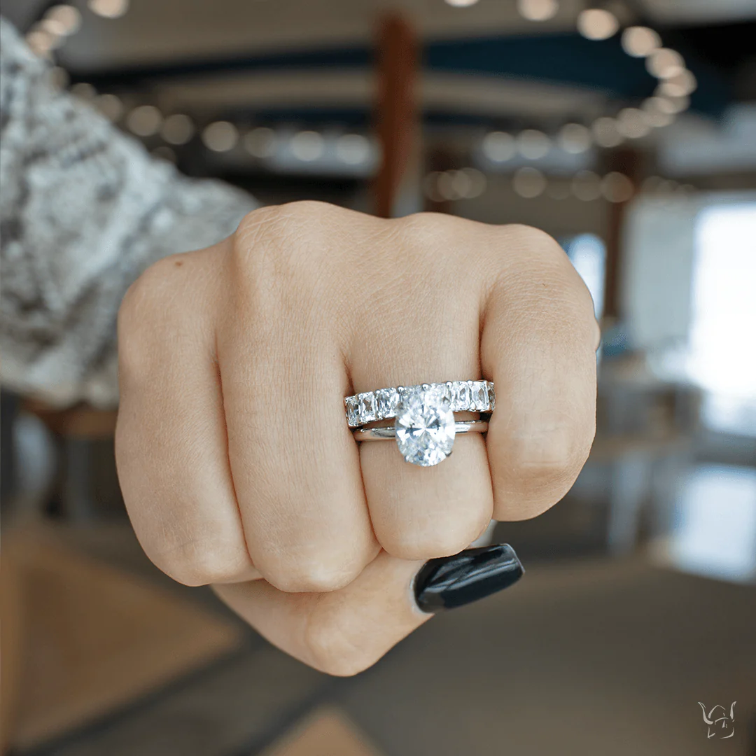 0.11ctw Oval-Cut Diamond Solitaire - Image 2