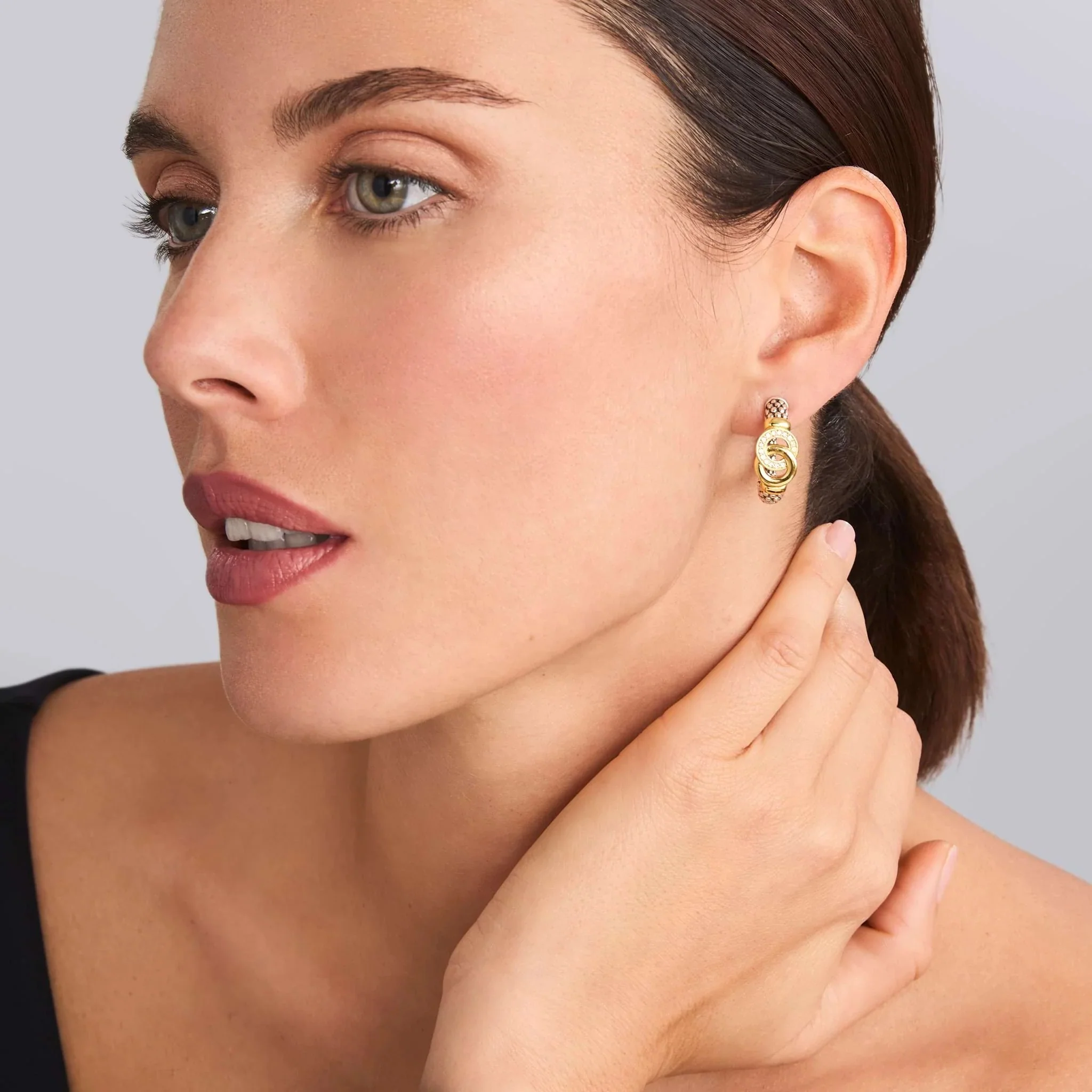 Two-Tone Interlocking Diamond Caviar Hoop Earrings - Image 3